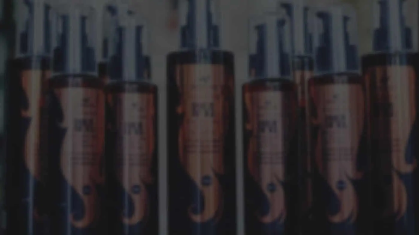 ΕΛΑΙΟ ΜΑΛΛΙΩΝ RPNZL με Καστορέλαιο, αλόη, Βιταμίνη Ε και D-Panthenol με την υπογραφή της ανάPLASIS